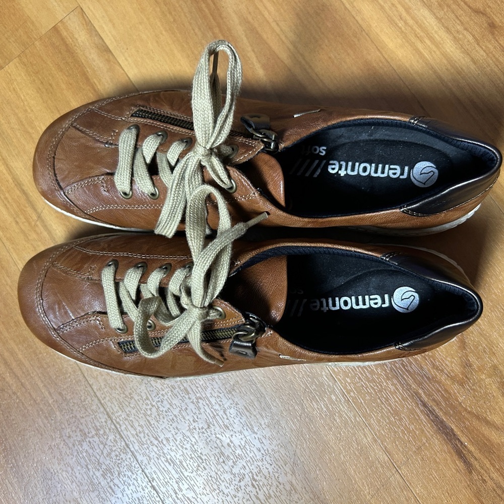 Remonte Brown and‎ Black Sneakers with Zipper Detail - Picture 10 of 16
